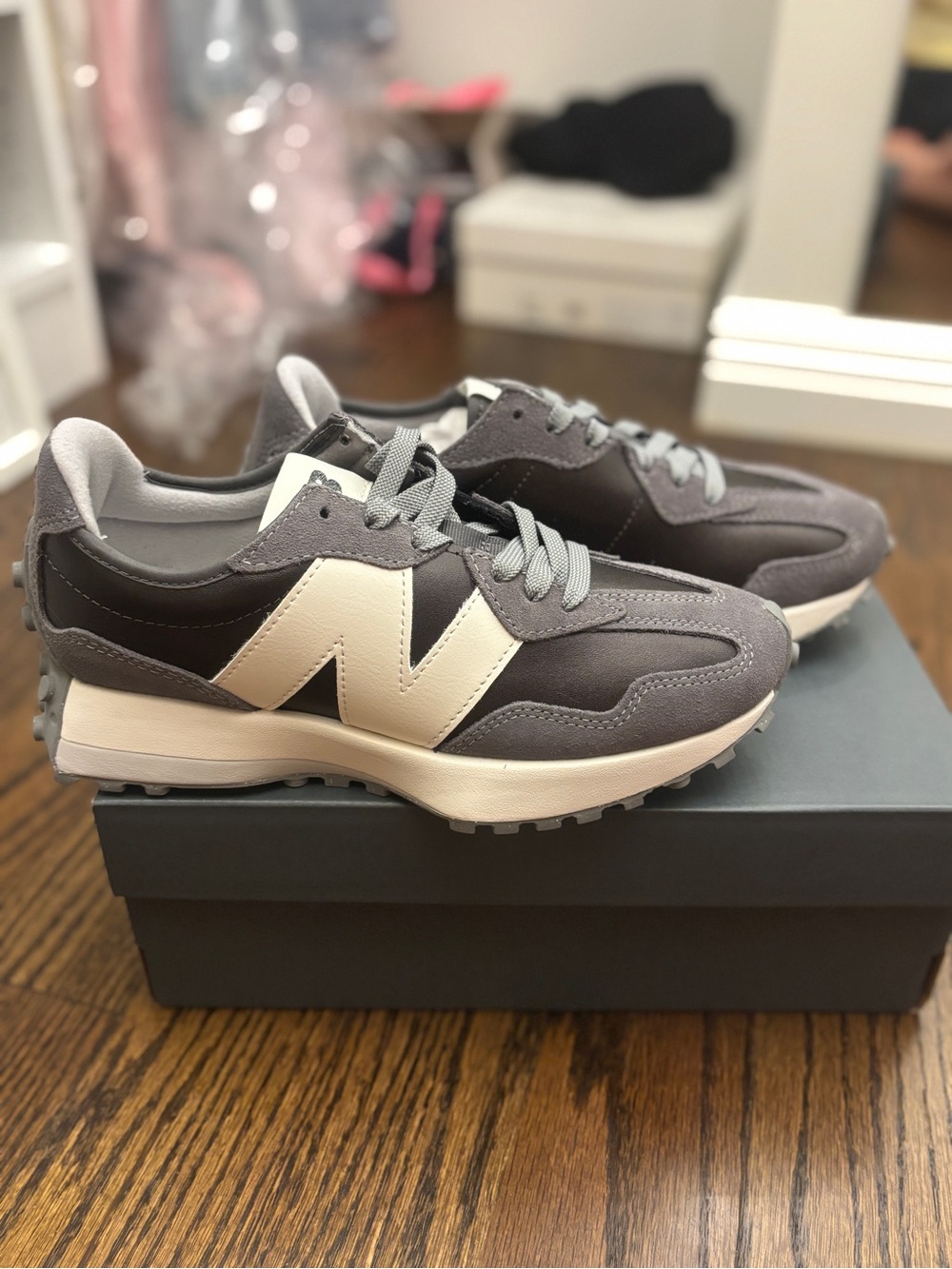 New Balance 327 Gray and White Retro Style Sneakers
